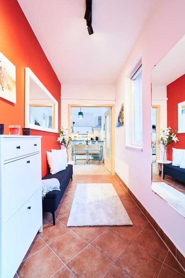 Feel Home Deluxe Corvin # Free Parking # Ac # Elevator Budapest Extérieur photo