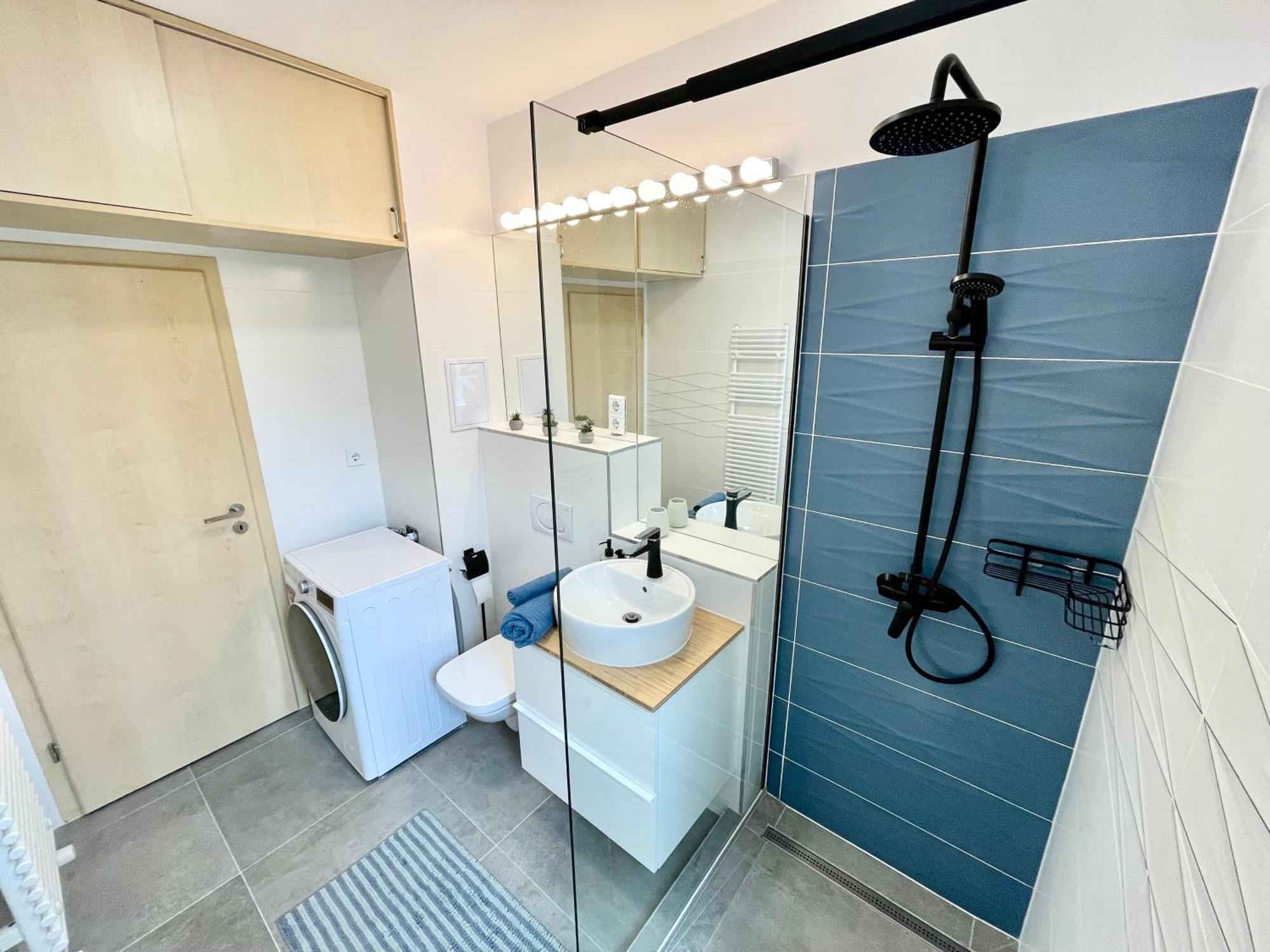 Feel Home Deluxe Corvin # Free Parking # Ac # Elevator Budapest Extérieur photo