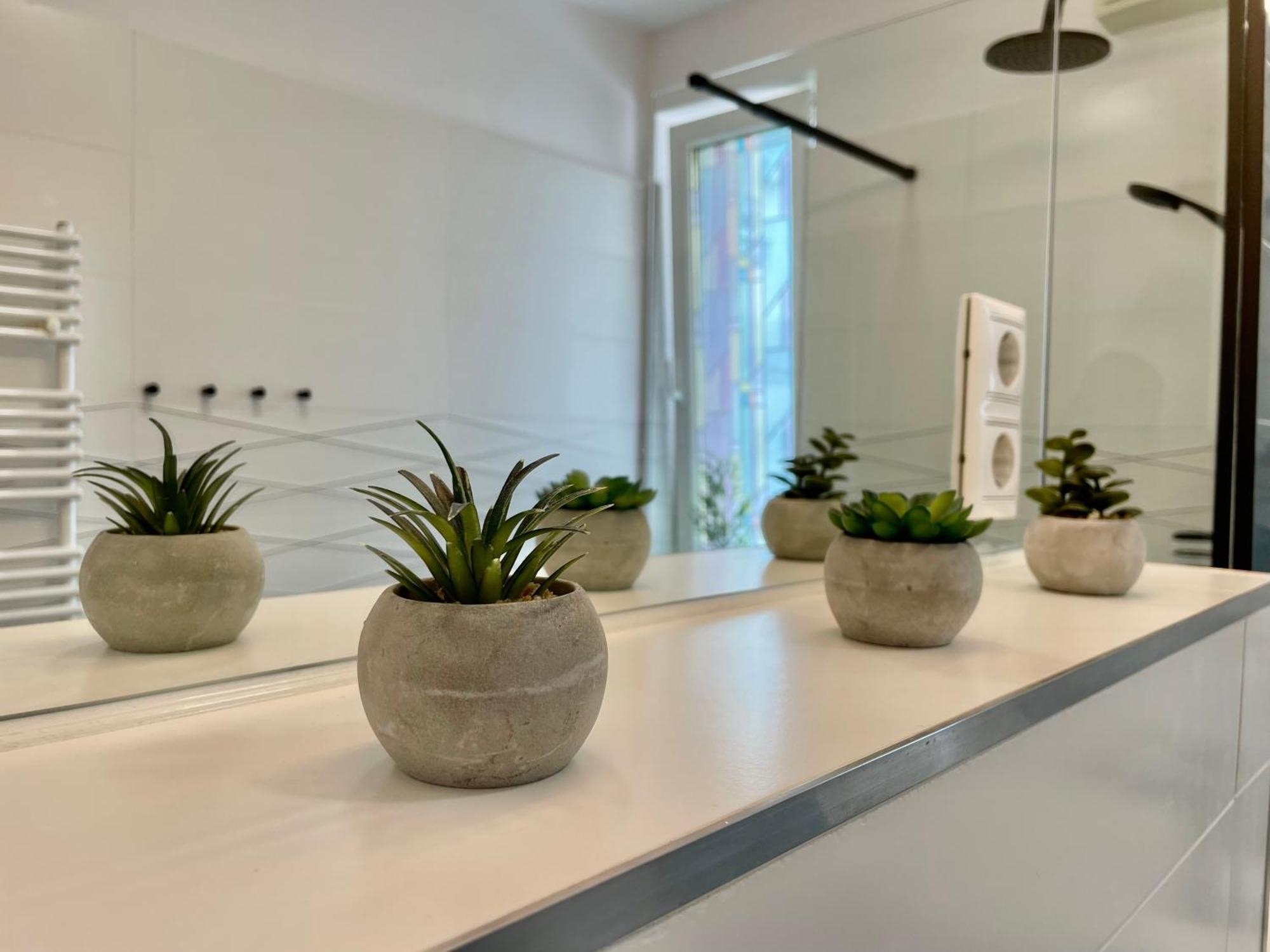 Feel Home Deluxe Corvin # Free Parking # Ac # Elevator Budapest Extérieur photo